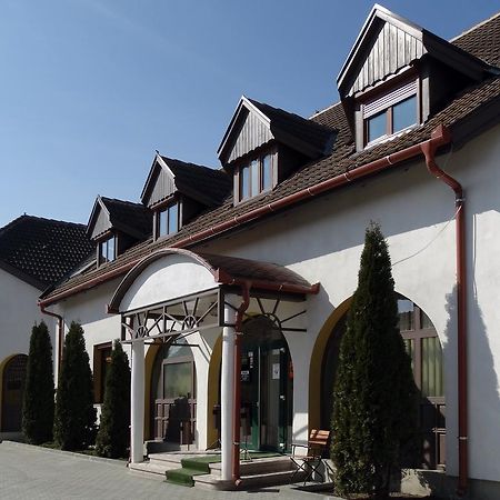 Prince Hotel 미에르쿠리에씨우크 외부 사진