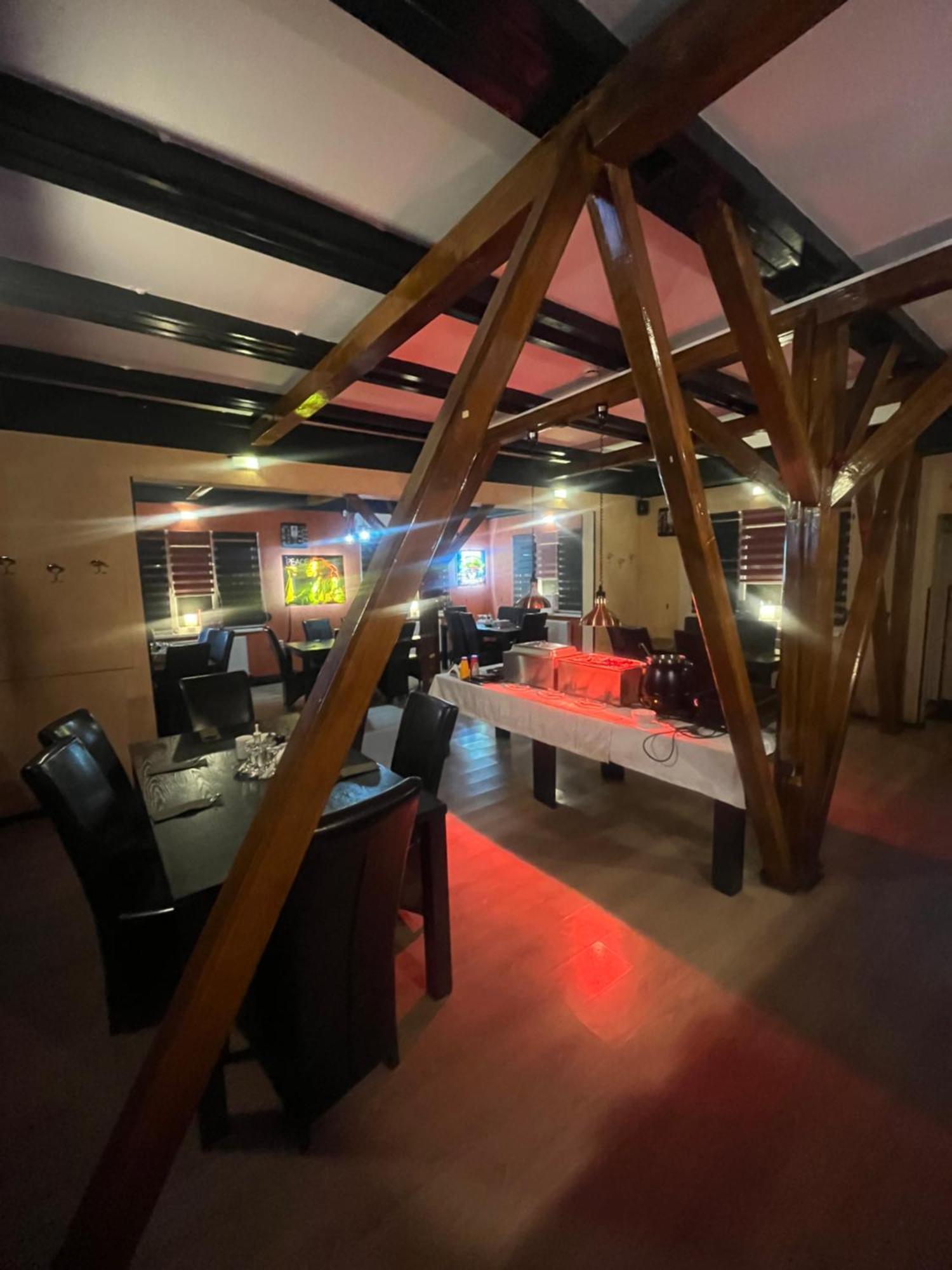 Prince Hotel 미에르쿠리에씨우크 외부 사진