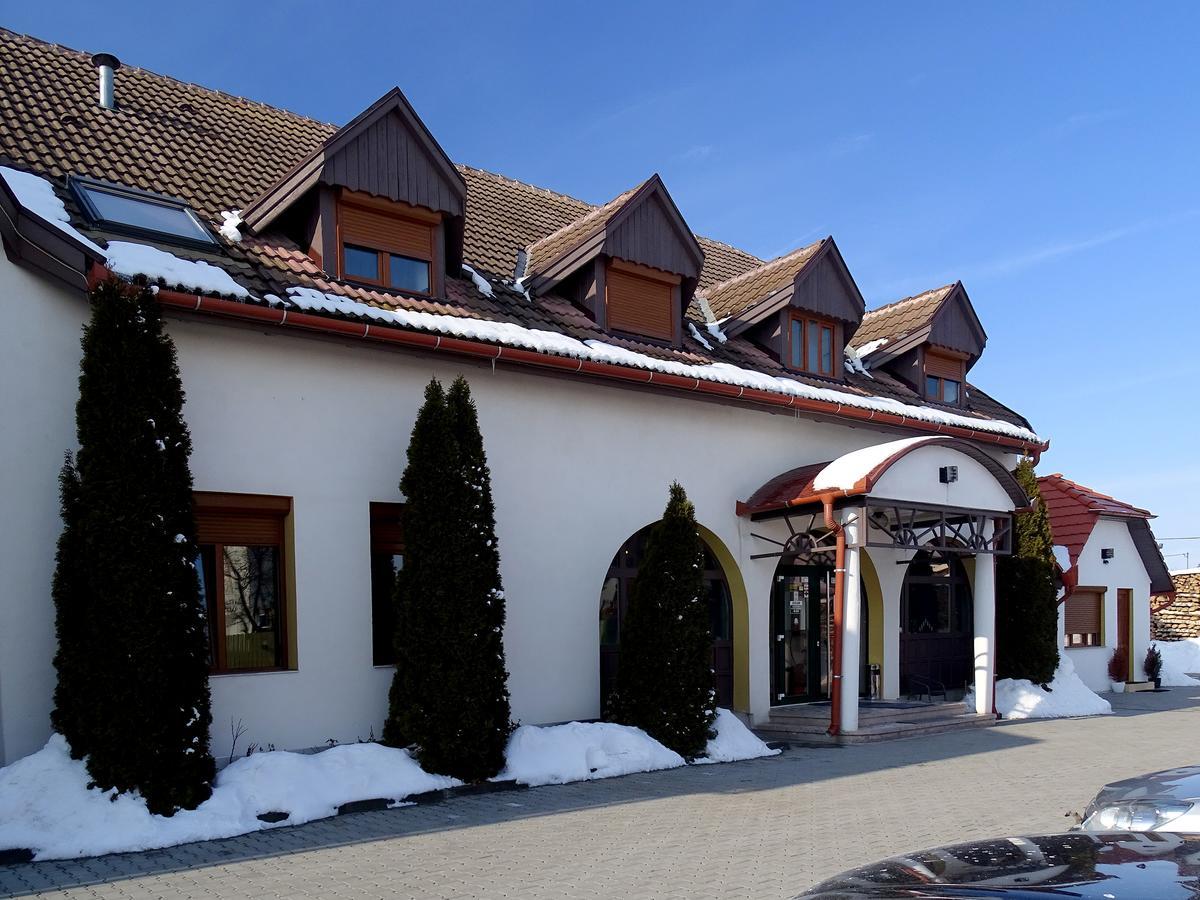Prince Hotel 미에르쿠리에씨우크 외부 사진