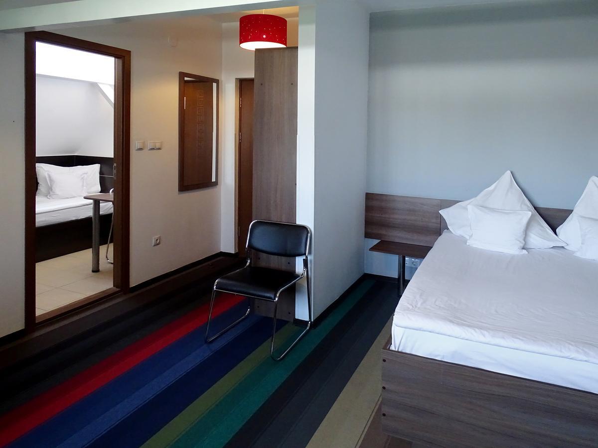 Prince Hotel 미에르쿠리에씨우크 외부 사진