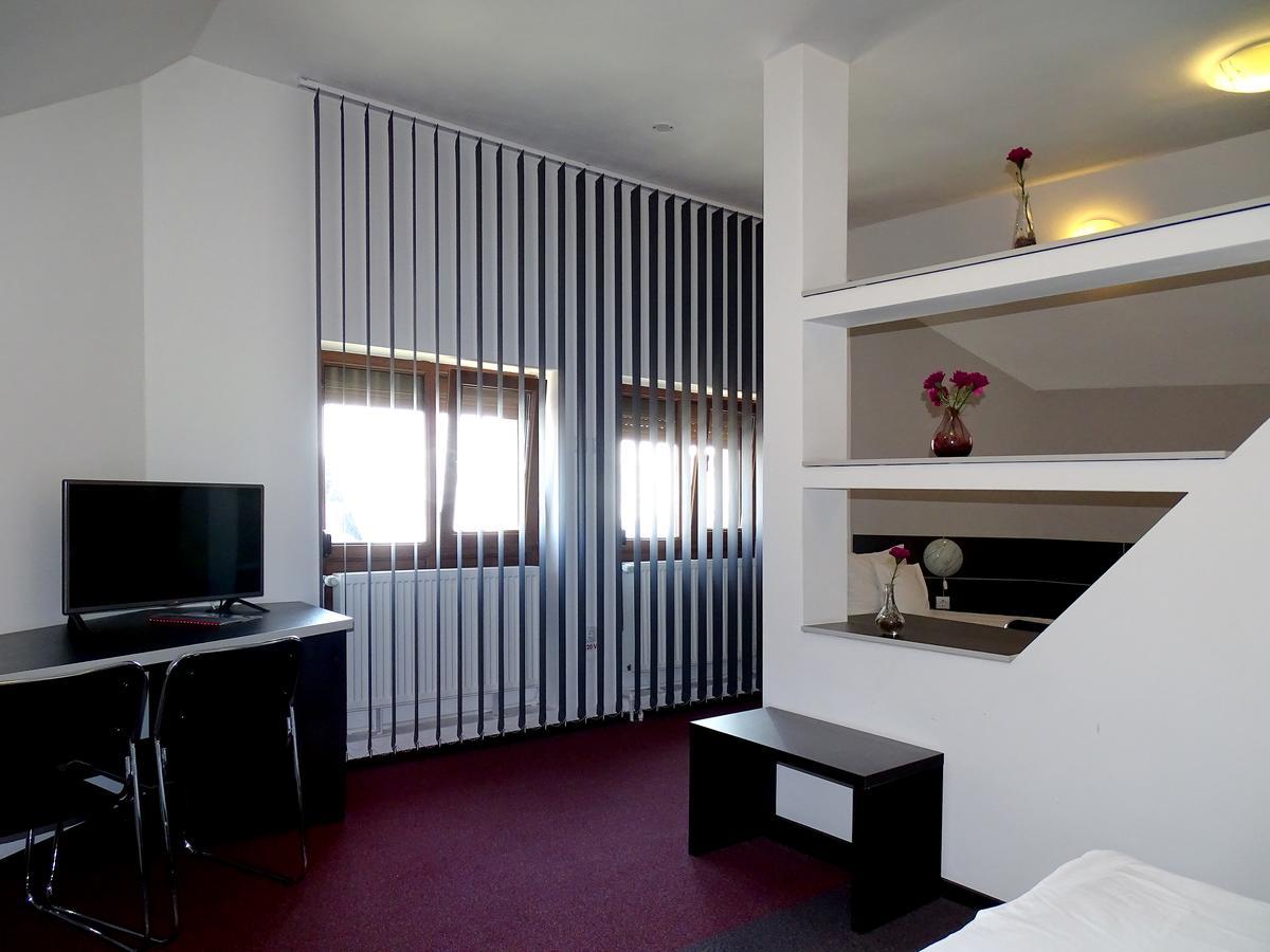 Prince Hotel 미에르쿠리에씨우크 외부 사진